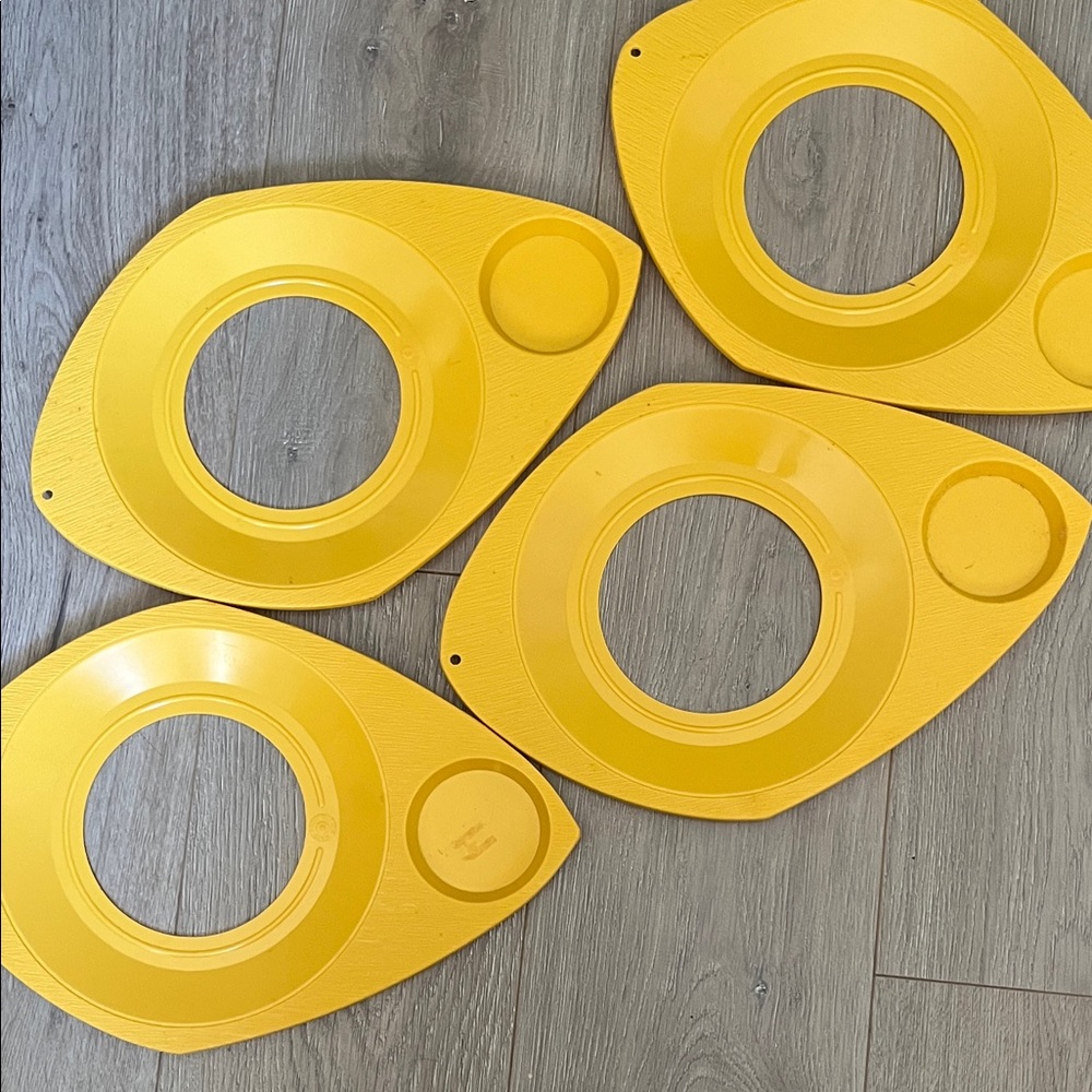 1970’s vintage Wilpak plate & cup holder